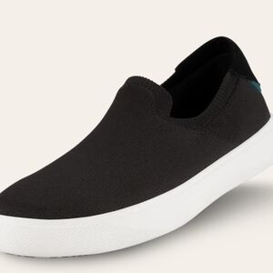 BNIB VESSI Waterproof Boardwalk Slip On. Womens Size 9